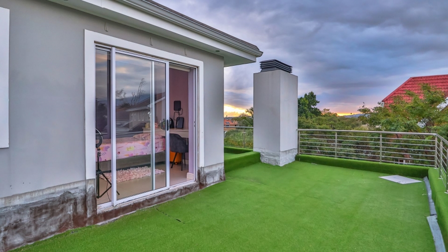 4 Bedroom Property for Sale in Dennegeur Western Cape